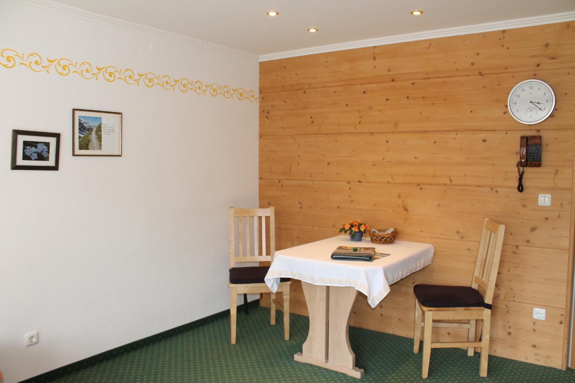 Ferienapartmenthaus Hubertushof Mittenwald Exterior photo